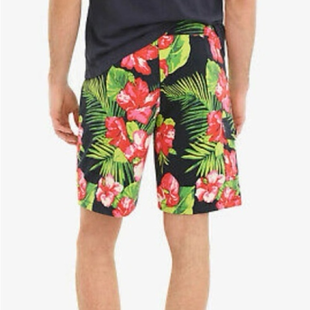 J. Crew 9” Stretch Eco Board Short in Hibiscus Hawaiian Print in Medium